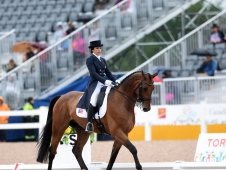Lauren Billys and Castle Larchfield Purdy