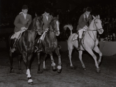 <a href="http://www.chronofhorse.com/article/chronicle-over-decades-1950s">U.S. Equestrian Team Of 1957</a>