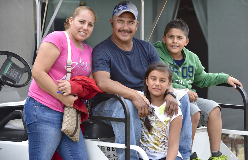 David & Claudia Vega with their children Jocelyn and Ariel_AldenCorrigan